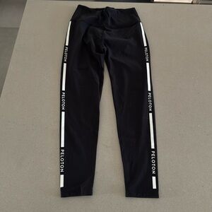 Peloton black logo leggings size small